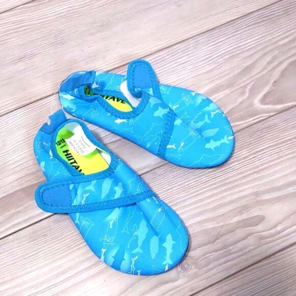(54-1889) 🔥3/$20🔥  HIITAVE Water Shoes Sz 12/13 - Picture 1 of 10
